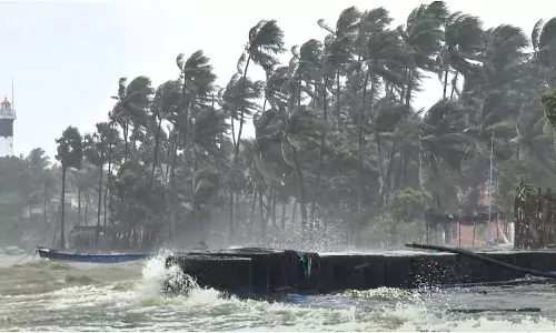 कमजोर पड़ा चक्रवाती तूफान दित्वाह, दोपहर तक बंगाल की खाड़ी की तरफ बढ़ेगा कमजोर पड़ा चक्रवाती तूफान दित्वाह, दोपहर तक बंगाल की खाड़ी की तरफ बढ़ेगा