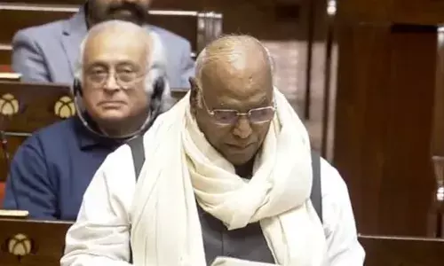 राज्यसभा में सभापति पर खरगे के बयान से हंगामा, खरगे बोले- पीएम मोदी को देंगे करारा जवाब