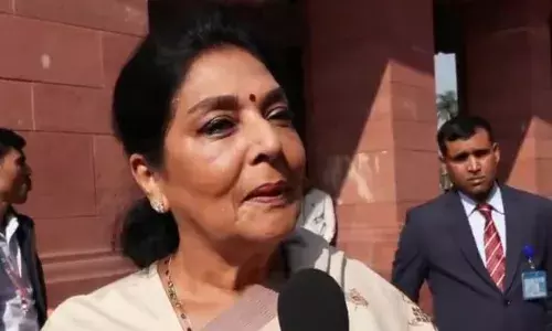 संसद में कुत्ता लेकर पहुंचीं कांग्रेस सांसद तो बीजेपी ने किया विरोध, जवाब में बोलीं रेणुका- काटने वाली और हैं पार्लियामेंट के अंदर, ये नहीं काटता...