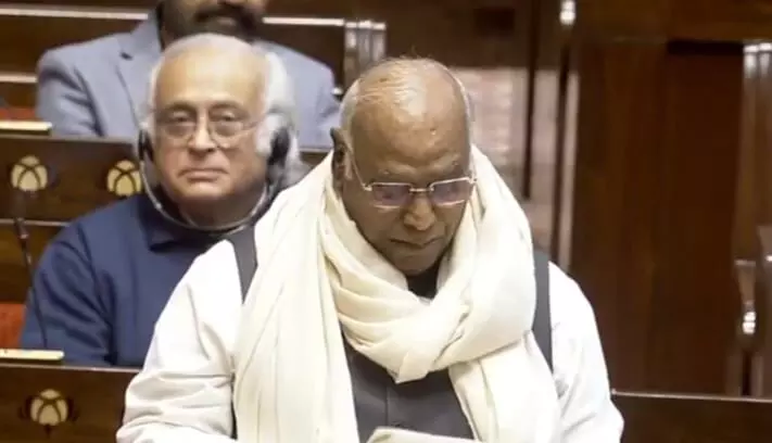 राज्यसभा में सभापति पर खरगे के बयान से हंगामा, खरगे बोले- पीएम मोदी को देंगे करारा जवाब