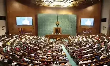 भारी हंगामे के बीच लोकसभा की कार्यवाही दोपहर 12 बजे तक स्थगित