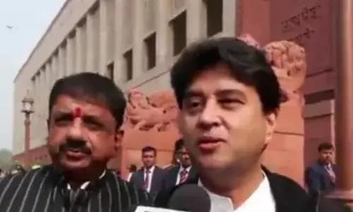 संचार साथी ऐप को लेकर सरकार का विपक्ष को जवाब, सिंधिया बोले- यह वैकल्पिक, आप इसे डिलीट कर सकते हैं...