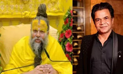 राजपाल यादव ने प्रेमानंद महाराज जी से की मुलाकात, कॉमेडियन ने बाबा से कह दी ऐसी बात, संत ठहाके मारकर हंसने लगे, जानें क्या कहा राजपाल यादव ने प्रेमानंद महाराज जी से की मुलाकात, कॉमेडियन ने बाबा से कह दी ऐसी बात, संत ठहाके मारकर हंसने लगे, जानें क्या कहा