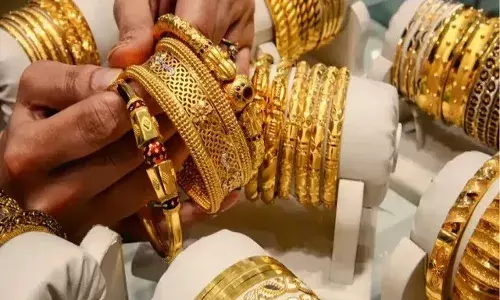 रुपया की कीमत गिरते ही सोने और चांदी हुए मंहगे, जानें क्या है आपके शहर में ताजा भाव