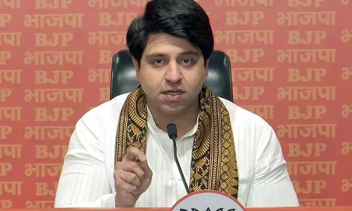 कांग्रेस ने PM मोदी को वैश्विक मंच पर चायवाला दिखाया, AI वीडियो पर BJP का पलटवार, बोली- जनता उन्हें कभी माफ नहीं करेगी कांग्रेस ने PM मोदी को वैश्विक मंच पर चायवाला दिखाया, AI वीडियो पर BJP का पलटवार, बोली- जनता उन्हें कभी माफ नहीं करेगी