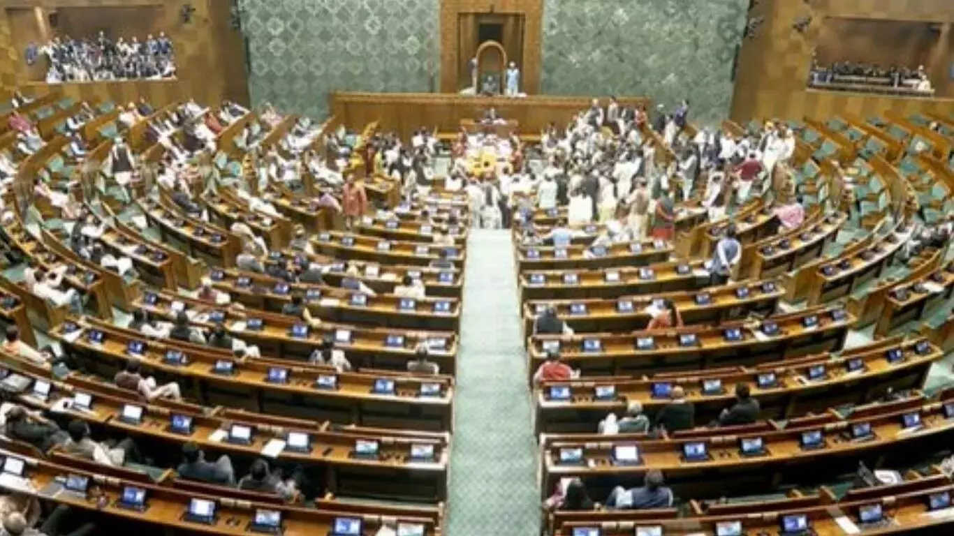 शीतकालीन सत्र के तीसरे दिन शुरू हुई दोनों सदनों की कार्यवाही, लोकसभा में प्रश्नकाल