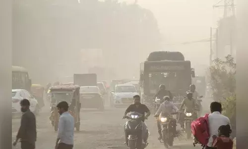 एनसीआर में जहरीला प्रदूषण, प्रशासन के इंतजाम फेल! अब बारिश ही इसे कम कर सकता है...
