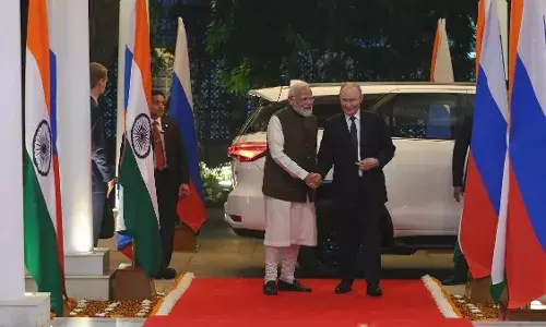 हैदराबाद हाउस में पीएम मोदी ने किया पुतिन का वेलकम, होगी बातचीत और फाइनल डील्स