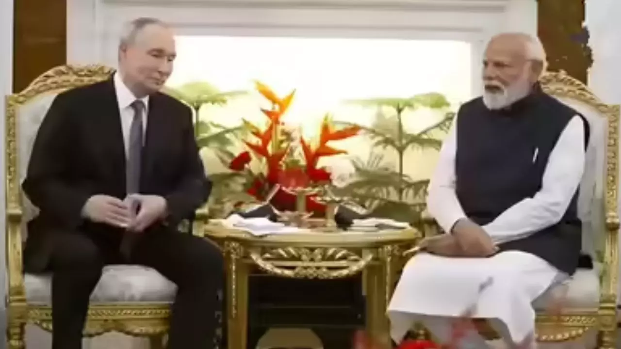 पुतिन के साथ द्विपक्षीय बैठक में पीएम मोदी ने कहा- भारत तटस्थ नहीं है, भारत का पक्ष शांति का है...