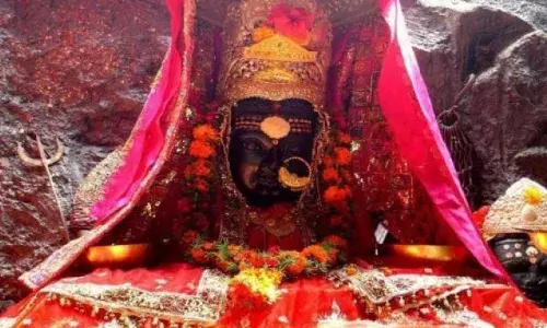 एक ऐसा मंदिर जहां होती है माता की योनि की पूजा, 3 बार दर्शन का है विशेष महत्व, जानें क्या है नाम एक ऐसा मंदिर जहां होती है माता की योनि की पूजा, 3 बार दर्शन का है विशेष महत्व, जानें क्या है नाम