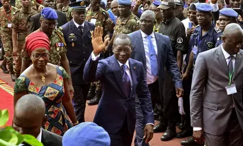 बेनिन में तख्तापलट की LIVE घोषणा, सेना ने सत्ता पर कब्जे का दावा; सरकार ने कहा- विद्रोह नाकाम बेनिन में तख्तापलट की LIVE घोषणा, सेना ने सत्ता पर कब्जे का दावा; सरकार ने कहा- विद्रोह नाकाम