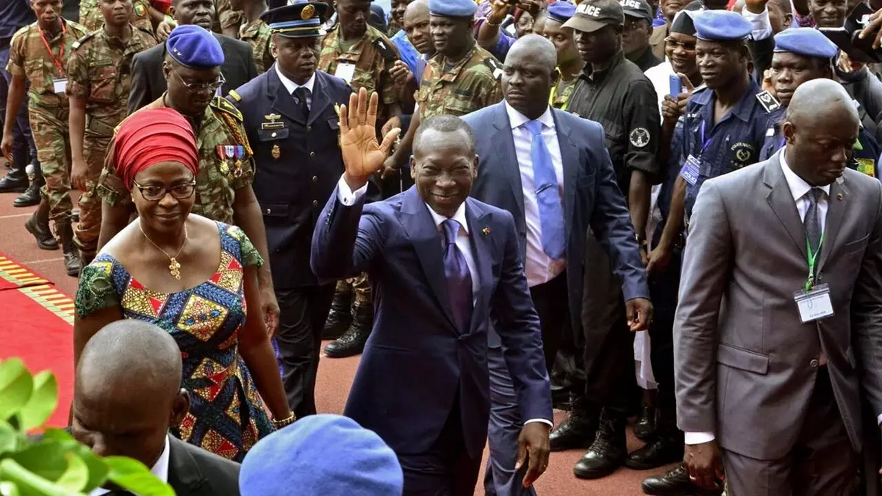 बेनिन में तख्तापलट की LIVE घोषणा, सेना ने सत्ता पर कब्जे का दावा; सरकार ने कहा- विद्रोह नाकाम बेनिन में तख्तापलट की LIVE घोषणा, सेना ने सत्ता पर कब्जे का दावा; सरकार ने कहा- विद्रोह नाकाम