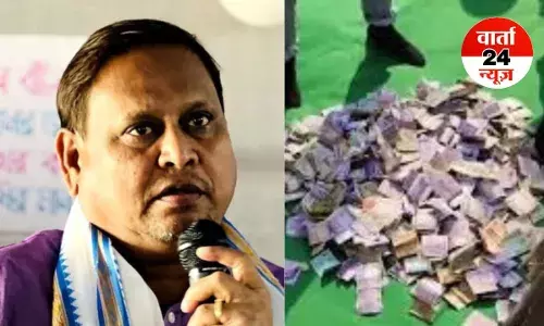 बाप रे इतना पैसा... बंगाल में बाबरी मस्जिद के लिए आया इतना चंदा! पैसे गिनने के लिए लगीं मशीनें और लोग बाप रे इतना पैसा... बंगाल में बाबरी मस्जिद के लिए आया इतना चंदा! पैसे गिनने के लिए लगीं मशीनें और लोग