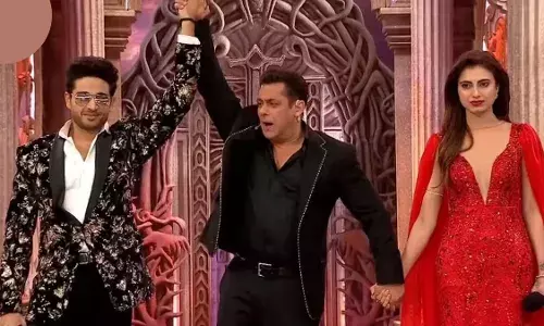 गौरव खन्ना को जीत का हकदार नहीं मानती फरहाना भट्ट, बोली- उन्होंने ट्रॉफी जीती मैंने दिल जीते... गौरव खन्ना को जीत का हकदार नहीं मानती फरहाना भट्ट, बोली- उन्होंने ट्रॉफी जीती मैंने दिल जीते...