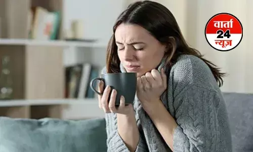 सर्दी में गरमागरम खाना खाने के बाद भी क्यों बढ़ जाती है ठंड, जानें इसके पीछे वैज्ञानिक कारण सर्दी में गरमागरम खाना खाने के बाद भी क्यों बढ़ जाती है ठंड, जानें इसके पीछे वैज्ञानिक कारण