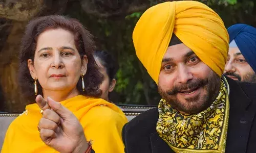 नवजोत सिंह सिद्धू की पत्नी नवजोत कौर पर कांग्रेस की बड़ी कार्रवाई, पार्टी की प्राथमिक सदस्यता निलंबित