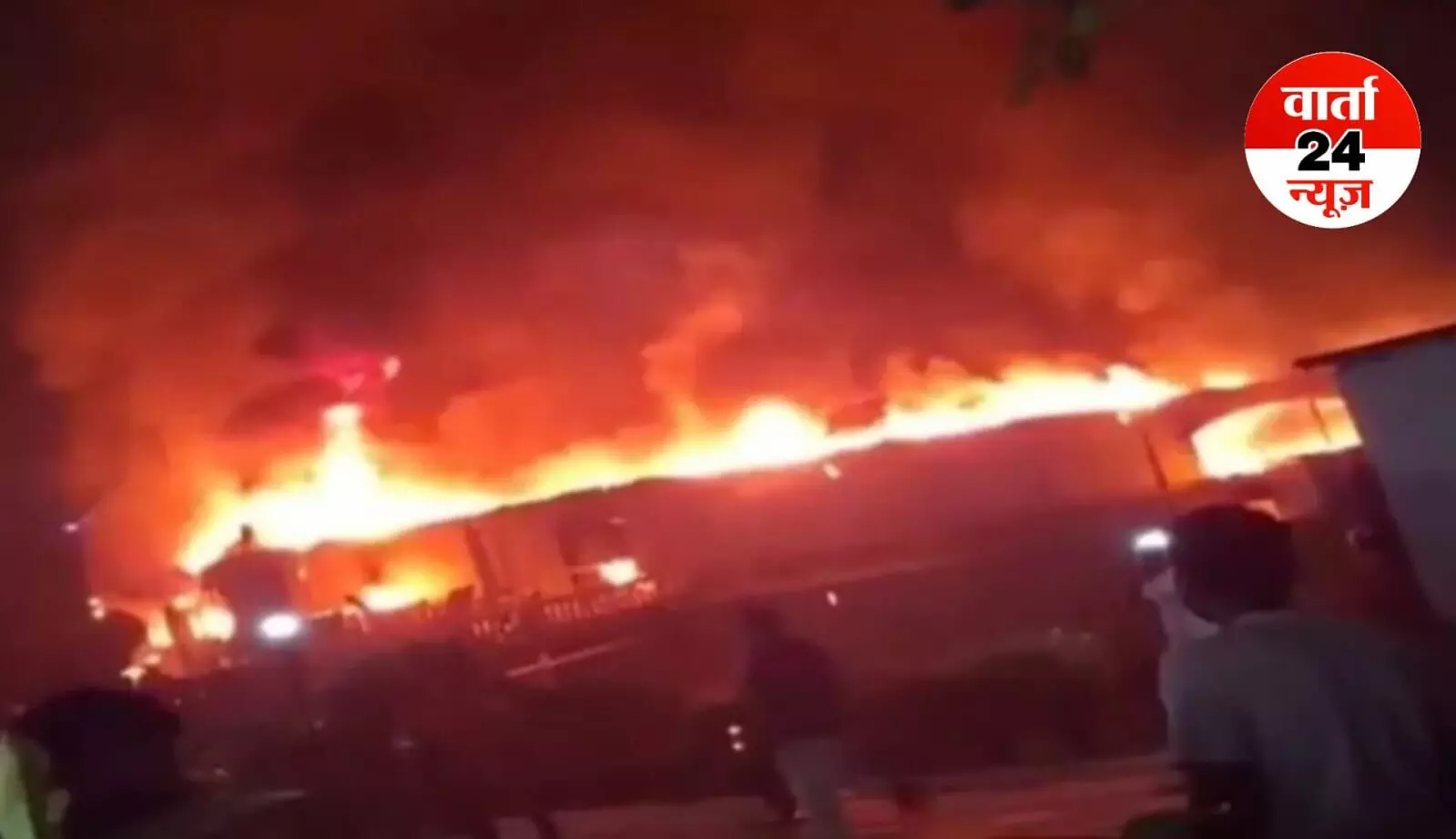 Goa Night Club Incident: 6 दिन की पुलिस हिरासत में भेजे गए 4 आरोपी, तीन अधिकारी निलंबित... Goa Night Club Incident: 6 दिन की पुलिस हिरासत में भेजे गए 4 आरोपी, तीन अधिकारी निलंबित...