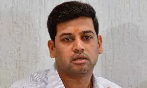 18 या 21 साल हो चुनाव लड़ने की उम्र... शिवसेना सांसद श्रीकांत शिंदे ने उठाई डिमांड 18 या 21 साल हो चुनाव लड़ने की उम्र... शिवसेना सांसद श्रीकांत शिंदे ने उठाई डिमांड