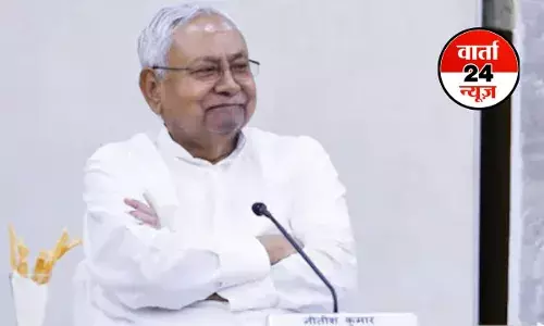 नीतीश सरकार में सरकारी कर्मचारियों की बल्ले-बल्ले! कैबिनेट की बैठक में 19 एजेंडों पर मुहर लगी, जानें क्या-क्या नीतीश सरकार में सरकारी कर्मचारियों की बल्ले-बल्ले! कैबिनेट की बैठक में 19 एजेंडों पर मुहर लगी, जानें क्या-क्या