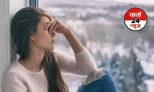 सर्दियों में इन कारणों से बढ़ जाता है तनाव: धूप, योग और पौष्टिक आहार हैं समाधान!
