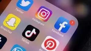 ऑस्ट्रेलिया में 16 साल से कम उम्र के बच्चे के लिए सोशल मीडिया एप्स पर बैन, जानें नियम तोड़ने पर कितना लगेगा जुर्माना ऑस्ट्रेलिया में 16 साल से कम उम्र के बच्चे के लिए सोशल मीडिया एप्स पर बैन, जानें नियम तोड़ने पर कितना लगेगा जुर्माना