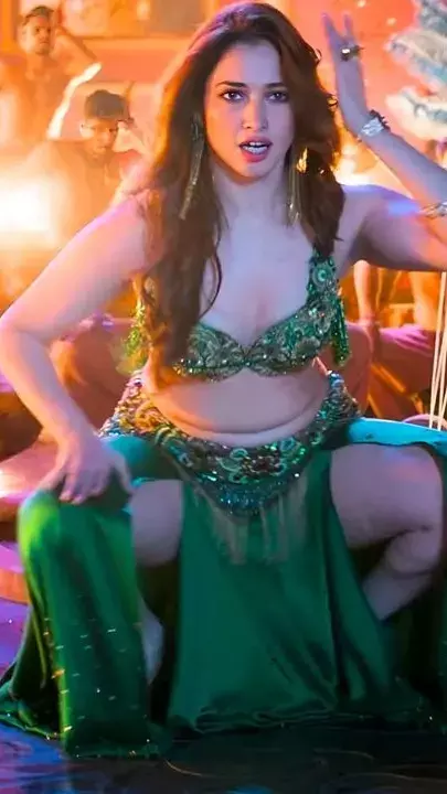 तमन्ना भाटिया की फिल्ममेकर वी. शांताराम की बायोपिक की दिखाई झलक, मेकर्स ने कहा- जयश्री- एक दौर की स्टार तमन्ना भाटिया की फिल्ममेकर वी. शांताराम की बायोपिक की दिखाई झलक, मेकर्स ने कहा- जयश्री- एक दौर की स्टार