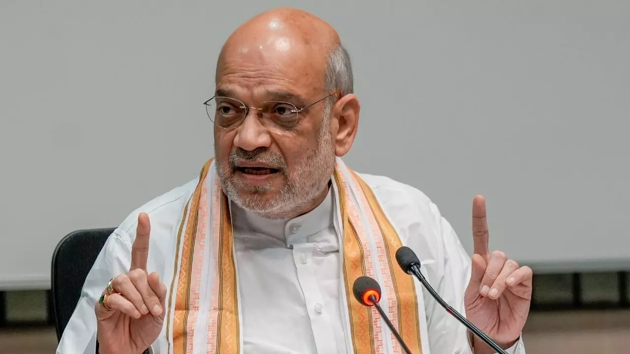 लोकसभा में SIR पर अमित शाह के भाषण के दौरान विपक्ष ने किया वॉकआउट, शाह ने कहा सुनने की हिम्मत नहीं... लोकसभा में SIR पर अमित शाह के भाषण के दौरान विपक्ष ने किया वॉकआउट, शाह ने कहा सुनने की हिम्मत नहीं...