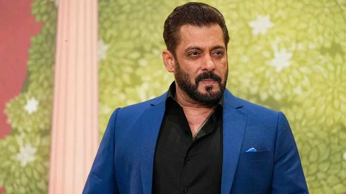 Salman Khan: सलमान खान के निजी अधिकार पर दिल्ली हाईकोर्ट का फैसला! सोशल मीडिया मध्यस्थों को 3 दिनों में कार्रवाई करने का निर्देश Salman Khan: सलमान खान के निजी अधिकार पर दिल्ली हाईकोर्ट का फैसला! सोशल मीडिया मध्यस्थों को 3 दिनों में कार्रवाई करने का निर्देश