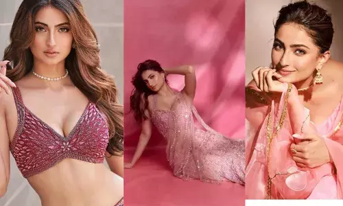 पिंक लहंगा-डीप नेकलाइन ब्लाउज में पलक तिवारी ने कहर ढाया! फैंस ने कहा- प्रिंसेस लग रही... पिंक लहंगा-डीप नेकलाइन ब्लाउज में पलक तिवारी ने कहर ढाया! फैंस ने कहा- प्रिंसेस लग रही...