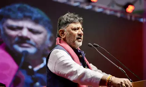 6 जनवरी को डीके शिवकुमार बनेंगे कर्नाटक के मुख्यमंत्री? कांग्रेस विधायक के दावे से सियासत गरम 6 जनवरी को डीके शिवकुमार बनेंगे कर्नाटक के मुख्यमंत्री? कांग्रेस विधायक के दावे से सियासत गरम