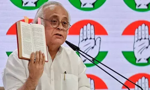 अपनी ही पार्टी के सांसदों की आलोचना पर जयराम रमेश का बयान, बोले– कांग्रेस में बोलने और बोलने के बाद की भी आज़ादी अपनी ही पार्टी के सांसदों की आलोचना पर जयराम रमेश का बयान, बोले– कांग्रेस में बोलने और बोलने के बाद की भी आज़ादी