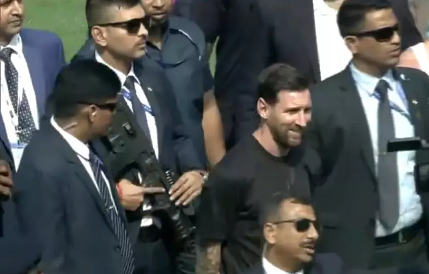 मेसी का भारत दौरा! 70 फीट ऊंची प्रतिमा का हुआ अनावरण, क्या बोले मेसी मेसी का भारत दौरा! 70 फीट ऊंची प्रतिमा का हुआ अनावरण, क्या बोले मेसी