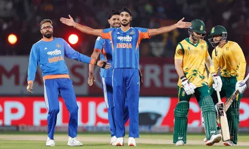 IND vs SA: टीम इंडिया ने साउथ अफ्रीका को 7 विकेट से दिया मात! 2-1 से बनाई बढ़त IND vs SA: टीम इंडिया ने साउथ अफ्रीका को 7 विकेट से दिया मात! 2-1 से बनाई बढ़त