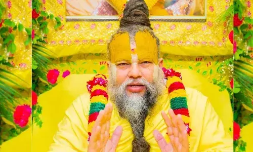 एकादशी पर तुलसी तोड़ना शुभ या अशुभ? प्रेमानंद महाराज ने बताया सच... एकादशी पर तुलसी तोड़ना शुभ या अशुभ? प्रेमानंद महाराज ने बताया सच...