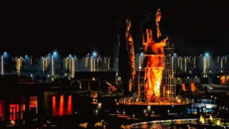 पीएम मोदी करेंगे यूपी में राष्ट्र प्रेरणा स्थल का लोकार्पण! साक्षी बनेंगे डेढ़ लाख मेहमान, जानें कितनी है लागत