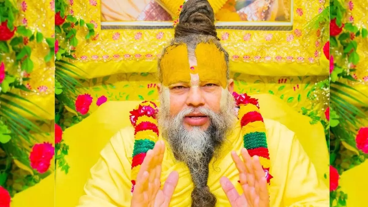 एकादशी पर तुलसी तोड़ना शुभ या अशुभ? प्रेमानंद महाराज ने बताया सच... एकादशी पर तुलसी तोड़ना शुभ या अशुभ? प्रेमानंद महाराज ने बताया सच...