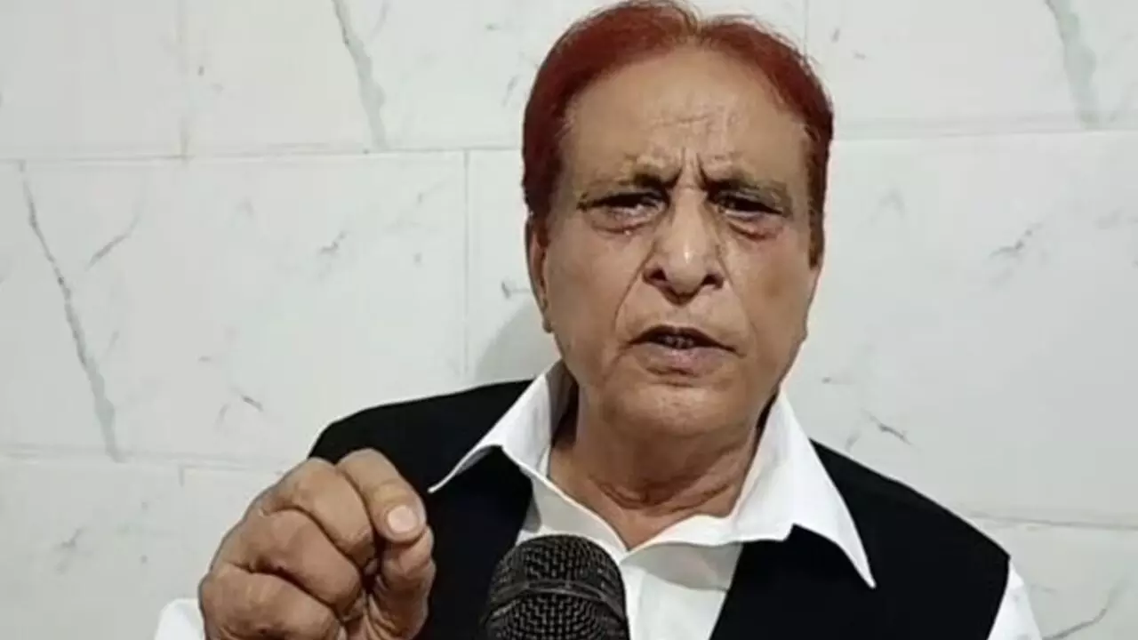 डीएम ने खारिज की आजम खां की पैरोल अर्जी, भाभी के दफीने में शामिल नहीं हो सके सपा नेता डीएम ने खारिज की आजम खां की पैरोल अर्जी, भाभी के दफीने में शामिल नहीं हो सके सपा नेता