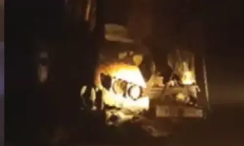 दिल्ली आगरा एक्सप्रेसवे पर कई बसें और कारें आपस में टकराईं, लगी आग, अब तक पांच की मौत, कई घायल दिल्ली आगरा एक्सप्रेसवे पर कई बसें और कारें आपस में टकराईं, लगी आग, अब तक पांच की मौत, कई घायल