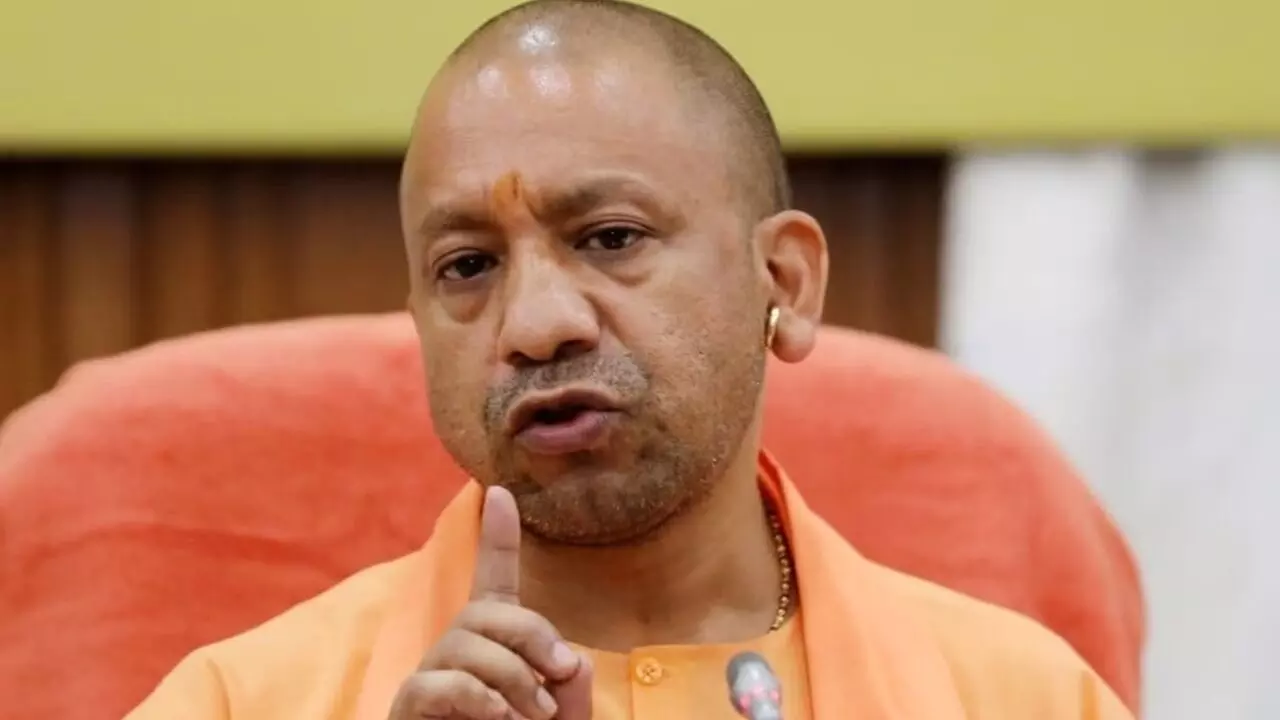 सीएम योगी का नया समीक्षा मॉडल: मासिक से साप्ताहिक निगरानी, लापरवाही पर होगी सख्त कार्रवाई सीएम योगी का नया समीक्षा मॉडल: मासिक से साप्ताहिक निगरानी, लापरवाही पर होगी सख्त कार्रवाई