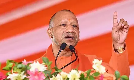 कोहरे के कहर पर योगी सख्त! अधिकारियों को अलर्ट मोड पर रहने का दिया निर्देश, ओवरस्पीडिंग पर होगा यह एक्शन...