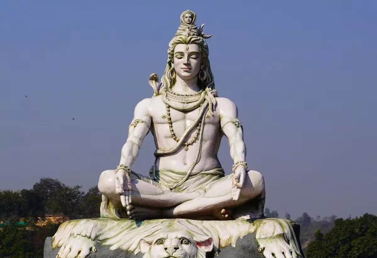 एक ऐसा ज्योतिर्लिंग जहां एक साथ विराजते हैं ब्रह्मा, विष्णु और महेश, कालसर्प और पितृ दोष की कराई जाती है विशेष पूजा एक ऐसा ज्योतिर्लिंग जहां एक साथ विराजते हैं ब्रह्मा, विष्णु और महेश, कालसर्प और पितृ दोष की कराई जाती है विशेष पूजा