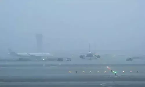 भारतीय हवाई अड्डा प्राधिकरण ने उत्तर भारत के लिए जारी की घने कोहरे की एडवाइजरी, इंडिगो ने भी दी उड़ानों की अपडेट... भारतीय हवाई अड्डा प्राधिकरण ने उत्तर भारत के लिए जारी की घने कोहरे की एडवाइजरी, इंडिगो ने भी दी उड़ानों की अपडेट...