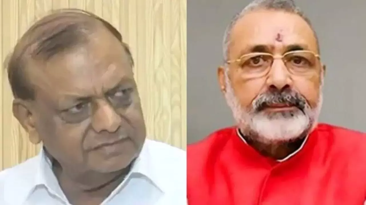 वायु प्रदूषण पर सपा सांसद का विवादित बयान, शवदाह और होलिका दहन को ठहराया जिम्मेदार; गिरिराज सिंह का तीखा पलटवार वायु प्रदूषण पर सपा सांसद का विवादित बयान, शवदाह और होलिका दहन को ठहराया जिम्मेदार; गिरिराज सिंह का तीखा पलटवार