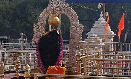 एक ऐसा ऐतिहासिक मंदिर जहां शनिदेव की है स्वयंभू प्रतिमा, करते हैं गांव की चोरों से रक्षा...