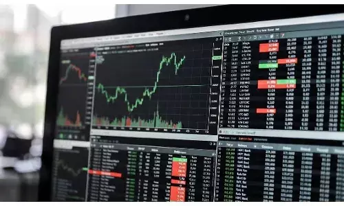 शेयर मार्केट की पॉजिटिव शुरुआत! सेंसेक्स 469 अंक उछला, निफ्टी 26,120 के पार