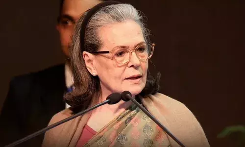 कांग्रेस का सरकार पर बड़ा हमला, सोनिया बोली- मनरेगा खत्म होने का गांवों पर होगा गंभीर असर