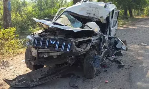 बिजनौर में कोहरे की वजह से हादसा, मिट्टी से लदे डंपर में जा टकराई कार, 4 लोगों की मौत...