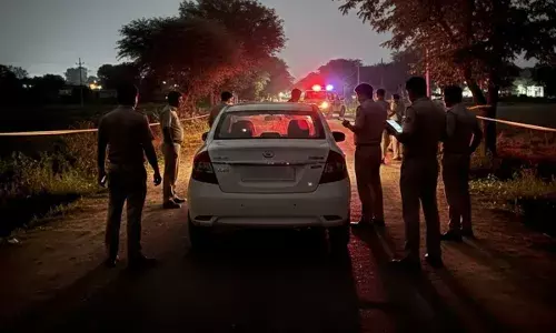 यूट्यूबर शरद यादव की कार पर ताबड़तोड़ फायरिंग, काले शीशे बने सुरक्षा कवच; तीन युवक हिरासत में