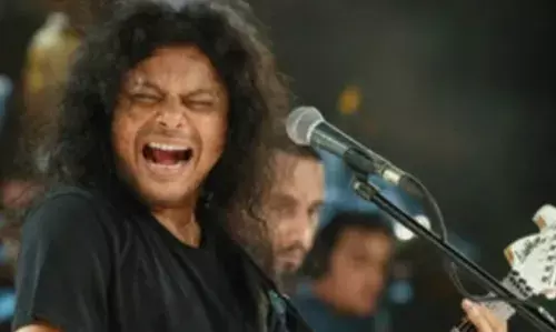 बांग्लादेश में दिग्गज गायक जेम्स के कार्यक्रम पर हमला और पत्थरबाजी, मंच पर कब्जा करने की कोशिश