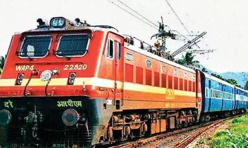 कोहरे और ठंड की दोहरी मार: रेलवे सेवाएं प्रभावित, इन ट्रेनों की लाइव मॉनिटरिंग शुरू...